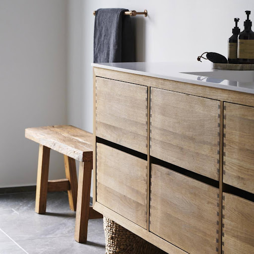 Baderumsmøbler med opbevaring